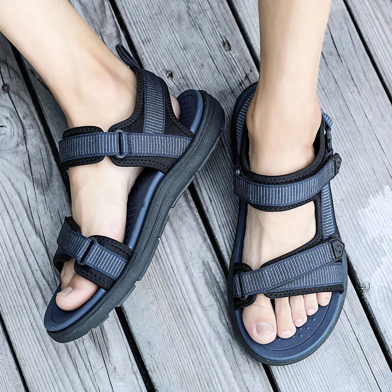 Sandália Masculina Antiderrapante com Fechamento em Velcro